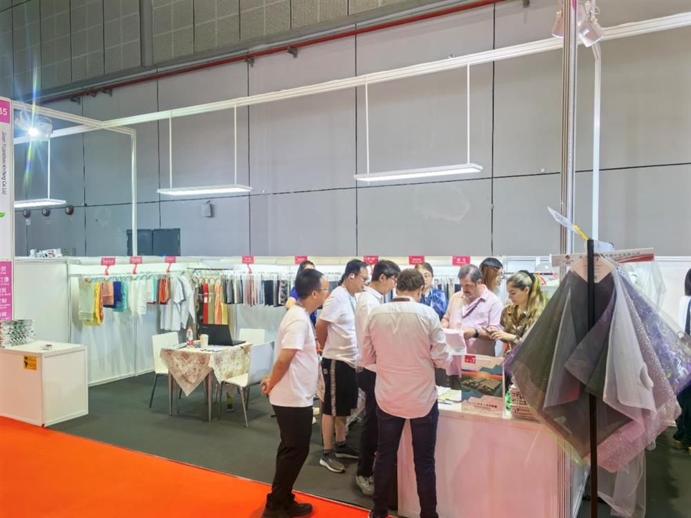 以科技綠色鏈接紡織商機(jī)！元首針織亮相2025中國(guó)國(guó)際紡織面料及輔料（秋冬）博覽會(huì)